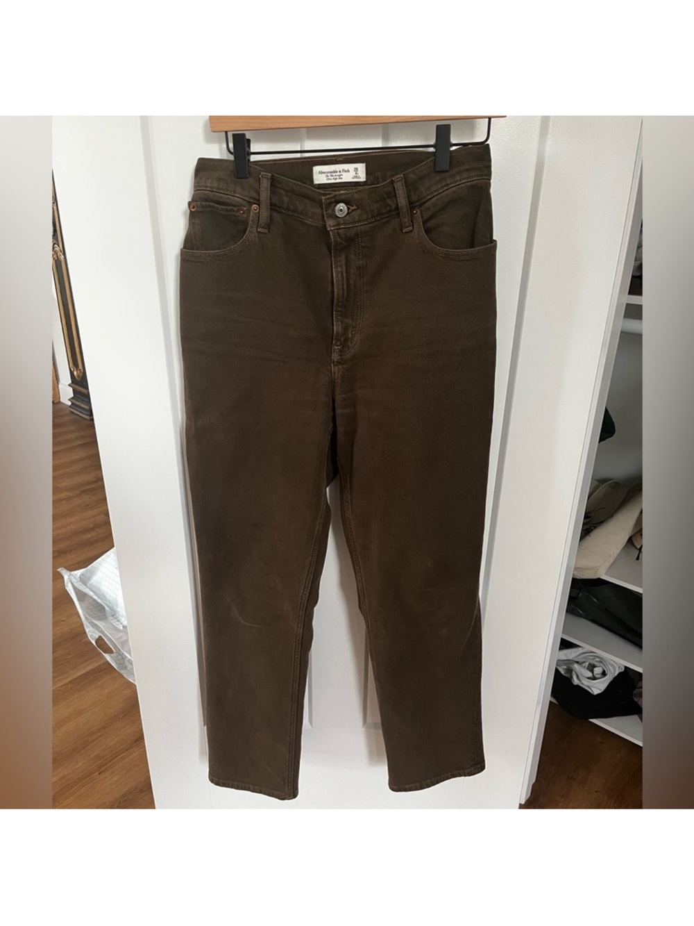 Abercrombie & Fitch Women's Straight Leg Jeans in Olive Brown
